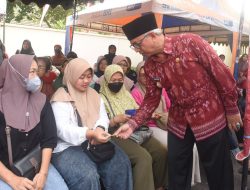 Tinjau Pasar Murah Hari Lahir Ke-80 Kejaksaan Negeri, Gus Qowim: Kegiatan Ini Berikan Manfaat Nyata Bagi Masyarakat