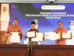 Deklarasi Anti Korupsi, Pemkab Mojokerto Tandatangani Pakta Integritas dan Perjanjian Kinerja