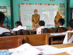 Kunjungi SDN Blabak 4, Mbak Wali Fokus Tingkatkan Sarana Pendidikan
