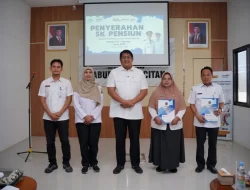 Serahkan SK Pensiun Wabup Gagarin Minta PNS Purna Tugas Menyiapkan Diri dan Beradaptasi
