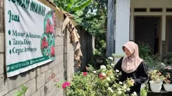 Kisah Perjuangan Atlet Kriket Kediri Jual Mawar Demi Biaya Kuliah dan Rawat Ibu Sakit Tumor