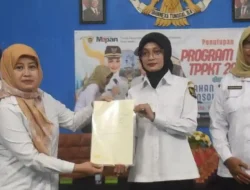 Penataan Ketami Ketami, Pemkot Kediri Serahkan Puluhan Sertifikat Tanah