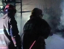 Gudang Kayu Milik Warga Kediri Ludes Terbakar, Kerugian Mencapai Rp50 Juta