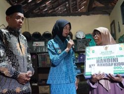 Mbak Wali dan Baznas Kota Kediri Bantu Bedah Rumah Handini yang Bertahun-tahun Bocor