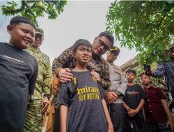 Blusukan Ke Puncu, Mas Dhito Bantu Bocah Berkebutuhan Khusus dan Keluarganya