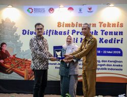 Tenun Ikat Kota Kediri Siap Dobrak Pasar Modern Lewat Produk Diversifikasi