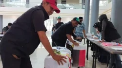 Pengamanan Koper Jemaah Haji Kabupaten Kediri Diperketat Sebelum Diberangkatkan ke Embarkasi