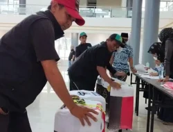 Pengamanan Koper Jemaah Haji Kabupaten Kediri Diperketat Sebelum Diberangkatkan ke Embarkasi
