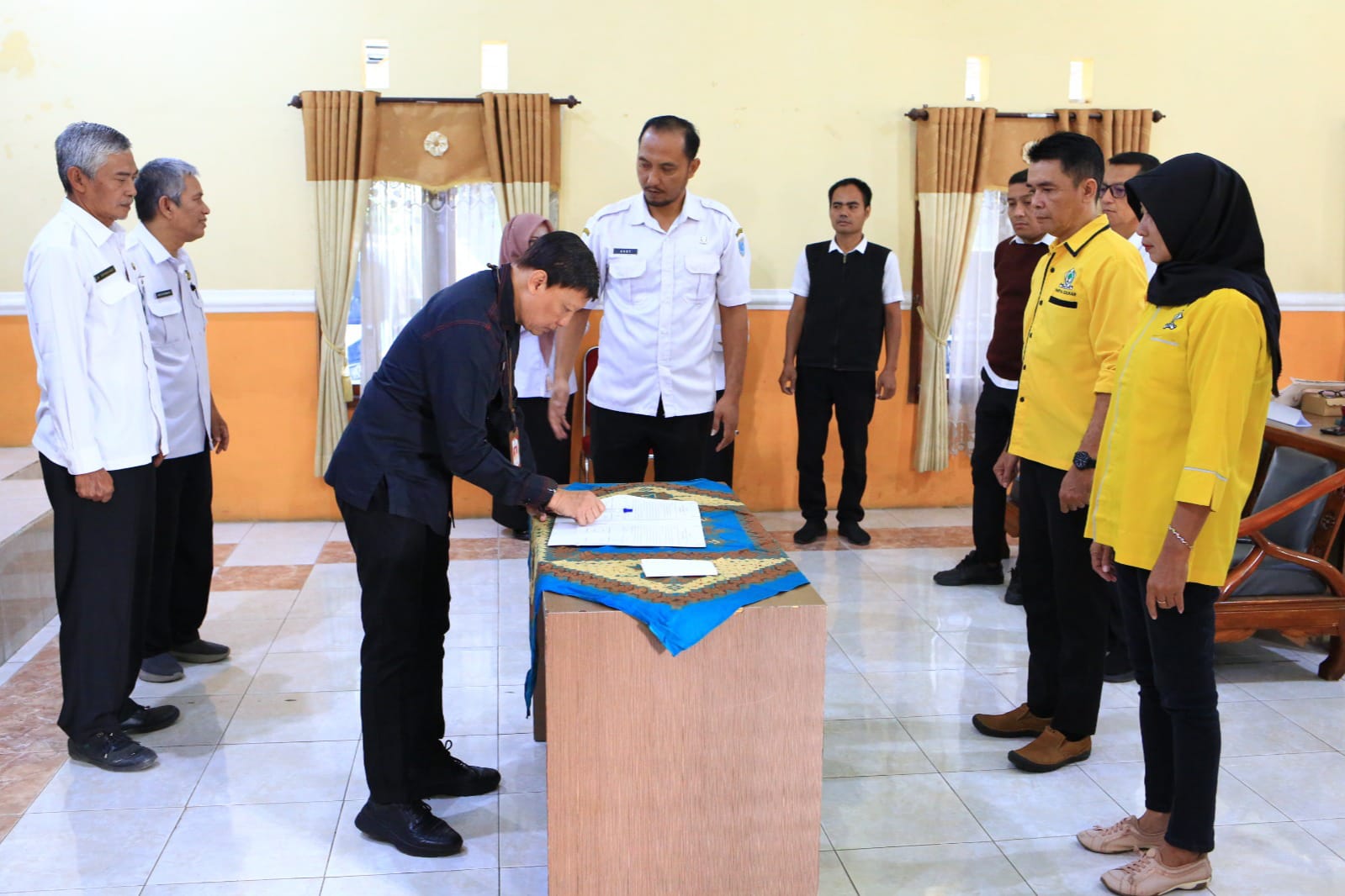 Penandatanganan BAST, Pemkot Probolinggo Kucurkan Banpol untuk Partai Politik