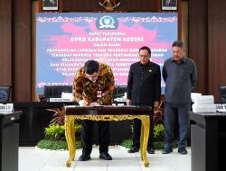 Pemkab Kediri dan DPRD Sepakati Raperda Pertanggungjawaban APBD 2025
